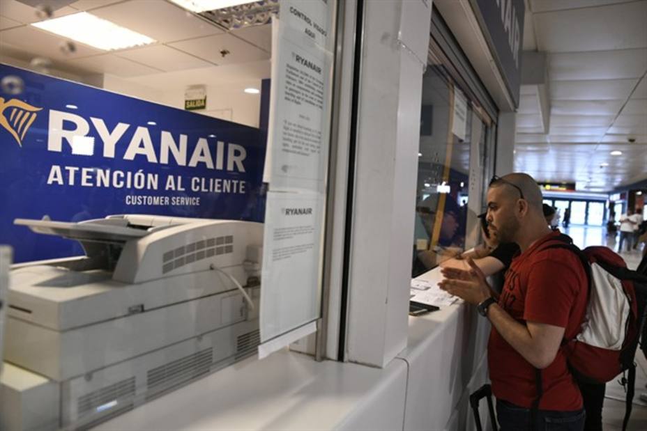 Ryanair debe garantizar hasta el 57% de vuelos nacionales y el 100% a islas durante la huelga