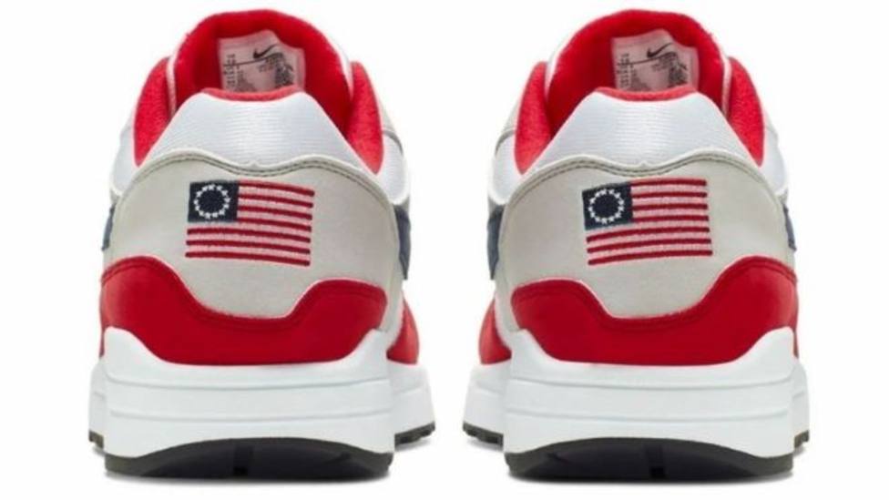 Acusan a Nike de racismo por lanzar unas zapatillas con la bandera original de EEUU
