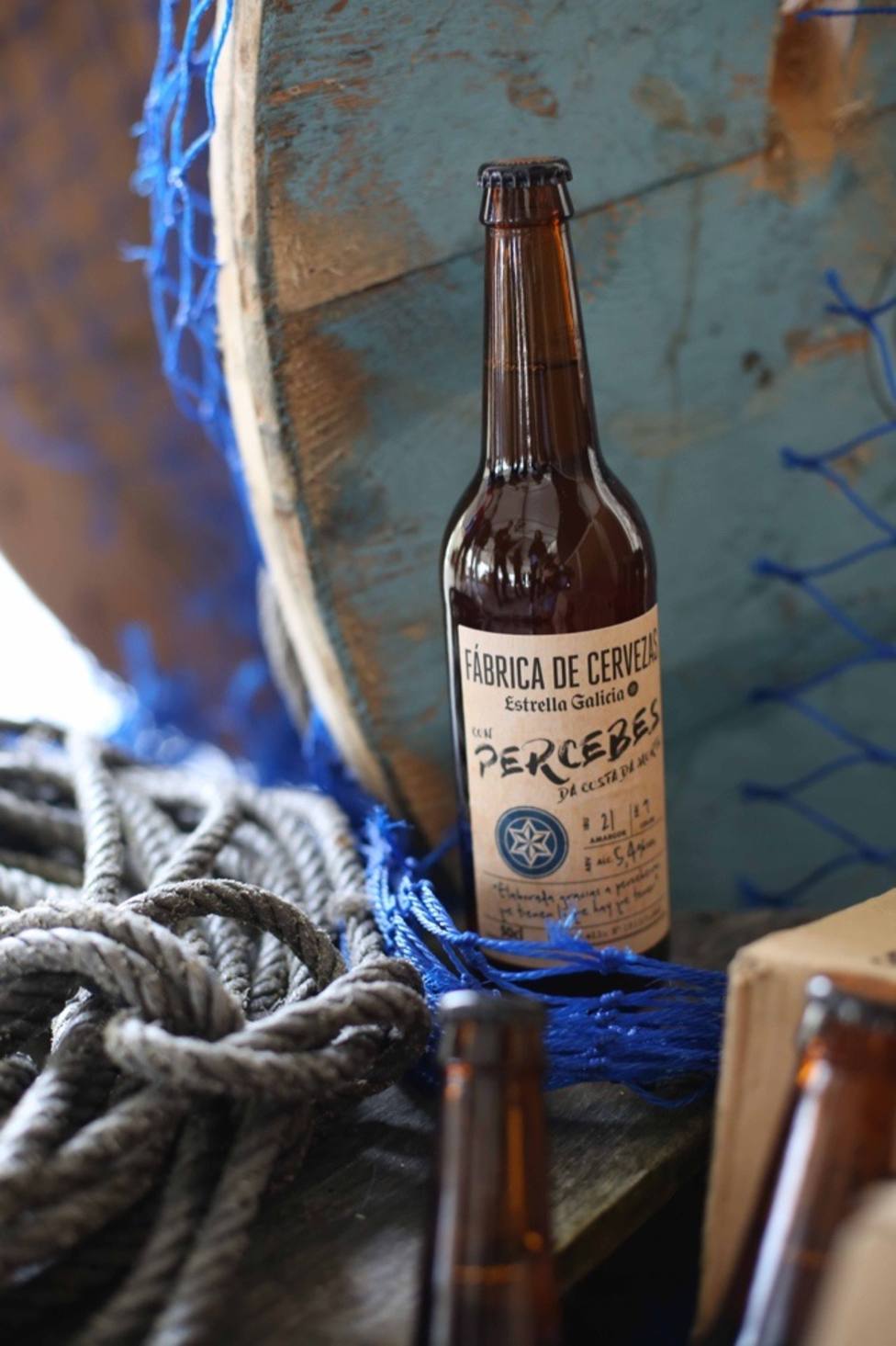 Estrella Galicia reedita su cerveza con percebes y pone a la venta 100.000 litros