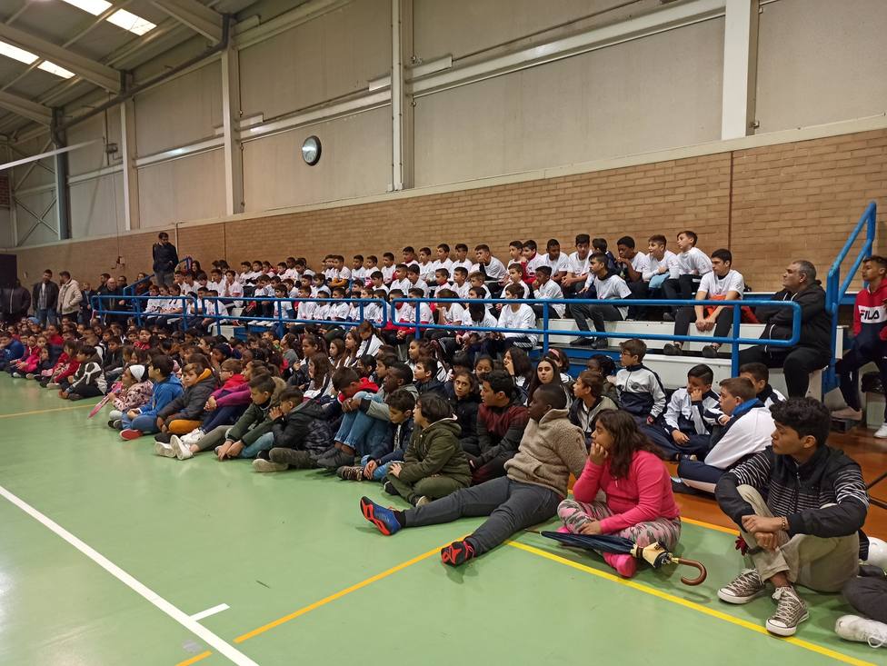 La nueva Escuela de Fútbol Sala ElPozo abre sus puertas en el barrio de La Paz