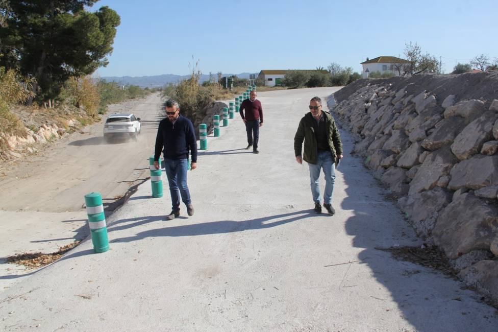 Finalizan las obras del Camino del Cementerio a su paso por la Rambla del Murciano