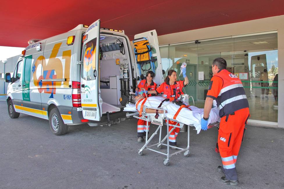 Las empresas de ambulancias y Cruz Roja reciben el agradecimiento de Salud por su colaboración en la pandemia
