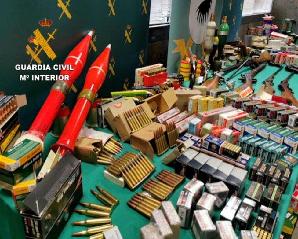 La Guardia Civil desmantela el mayor punto de venta ilegal de municiones a través de internet de nuestro país