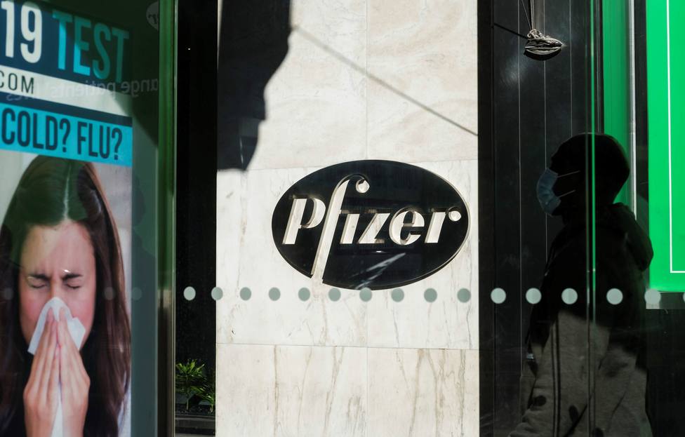 El CEO de Pfizer vendió el 62% de sus acciones el día que anunció los resultados por 4,7 millones de euros