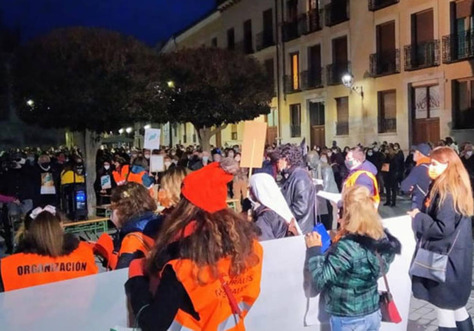 800 personas rechazan la Ley Celaá en Palencia convocados por la Plataforma Más Plurales