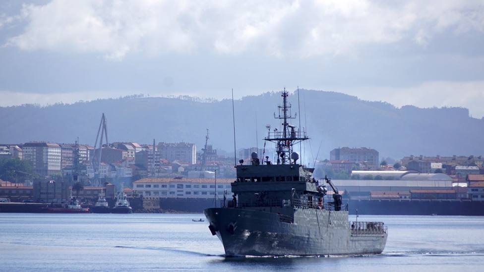El patrullero Atalaya en aguas de la ría de Ferrol - FOTO: Armada