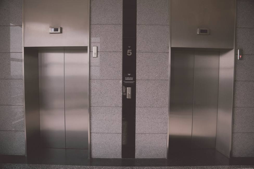 ctv-i9q-elevator-939515 1920