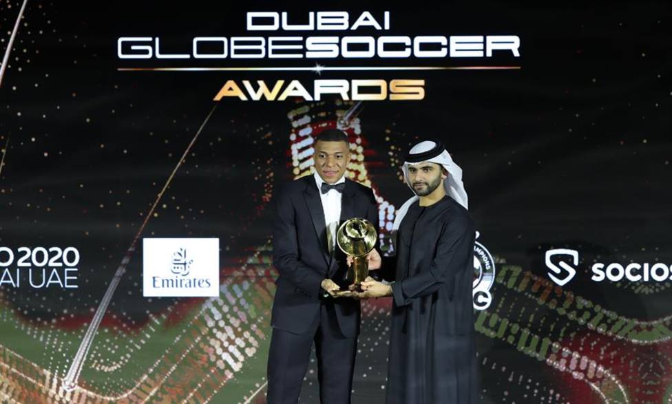 Kylian Mbappé fue galardonado como jugador del año en la gala de los Globe Soccer Awards