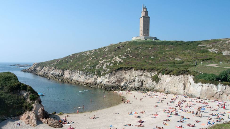 Un vecino de un pueblo de La Coruña toma esta decisión con su hijo por lo que pasó en la playa