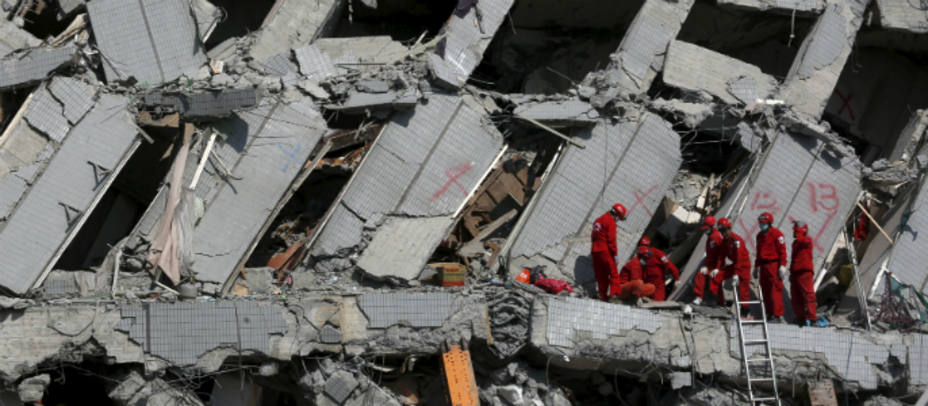 Tareas de rescate en Taiwán tras el terremoto. Reuters