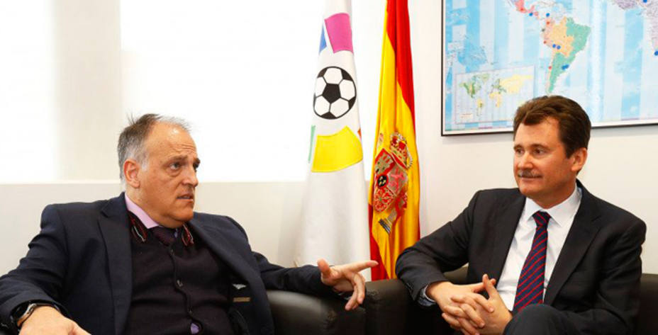Javier Tebas y Anatoliy Scherba mantuvieron una reunión en la sede de LaLiga (@LaLiga)