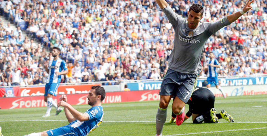 Cristiano Ronaldo celebra uno de los goles al Espanyol (Reuters)