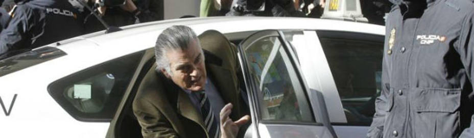 Luis Bárcenas llega en taxi a la Fiscalía Anticorrupción.EFE