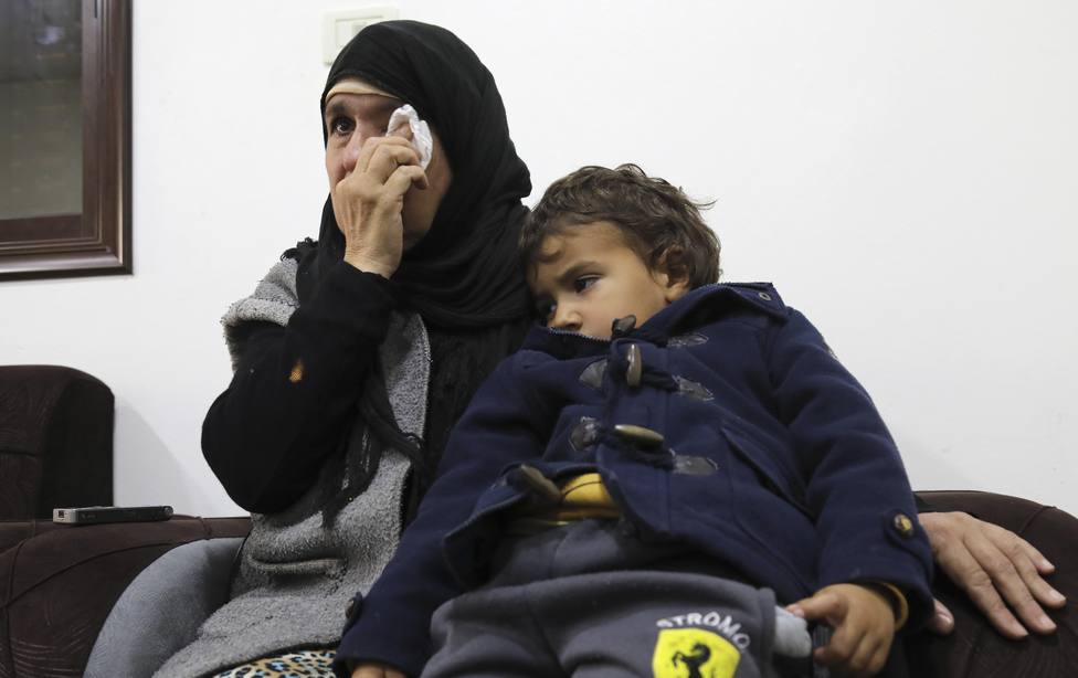 Dos yihadistas francesas exigen su repatriación junto a sus hijos