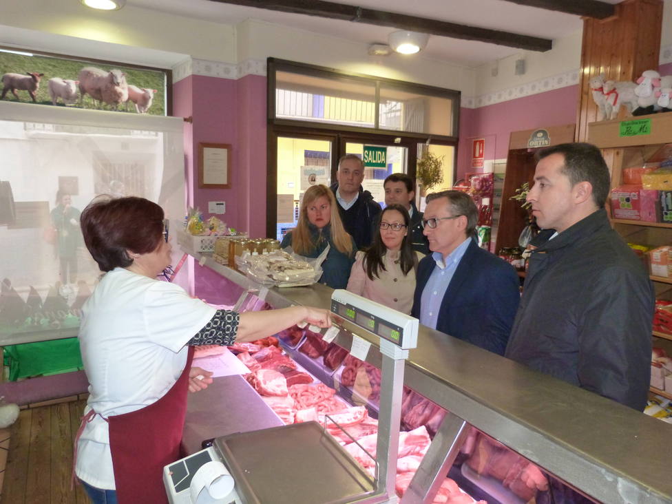 El candidato del PP al Congreso y otros miembros del partido han visitado hoy Andorra