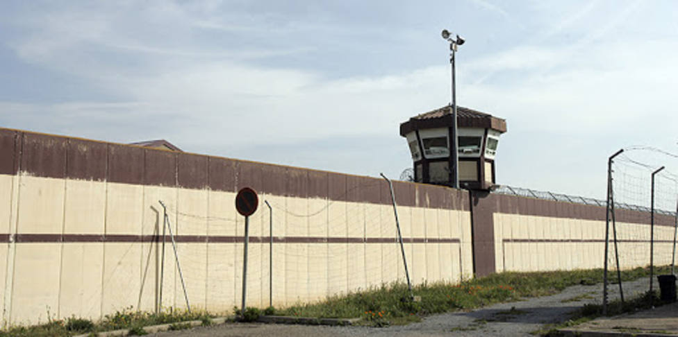 Los funcionarios de la prisión de Logroño siguen sin poder hacerse las pruebas del COVID-19