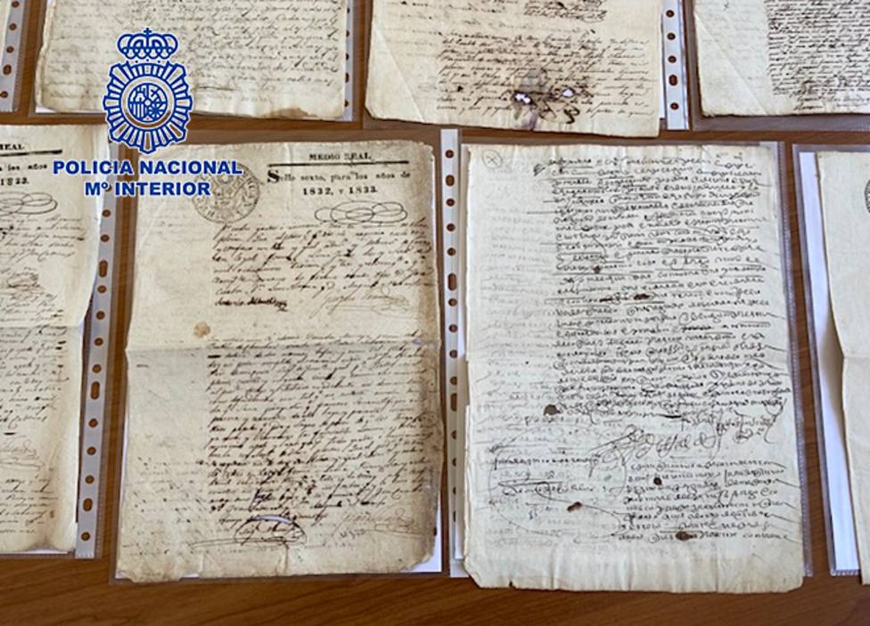 La Policía Nacional recupera en Badajoz 28 manuscritos originales de la época del Virreinato del Perú de gran