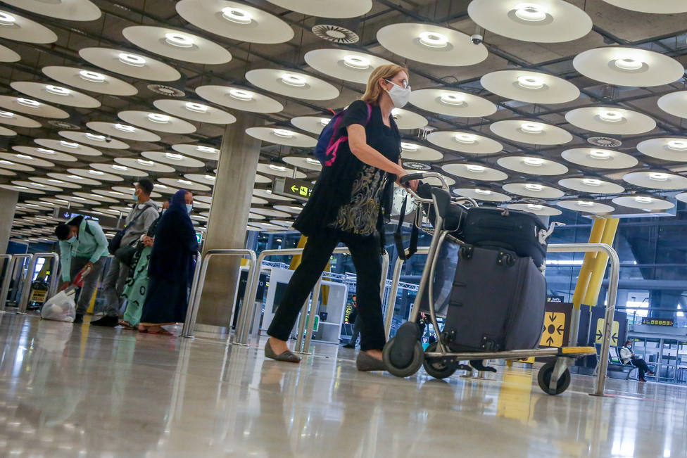 Los aeropuertos españoles exigen desde este lunes una prueba PCR negativa a los pasajeros que lleguen a España