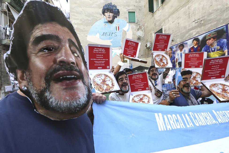 Protestas con máscaras de Maradona