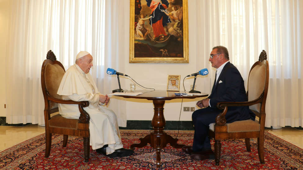 El Papa Francisco tras su operación: «Ni se me pasó por la cabeza renunciar»