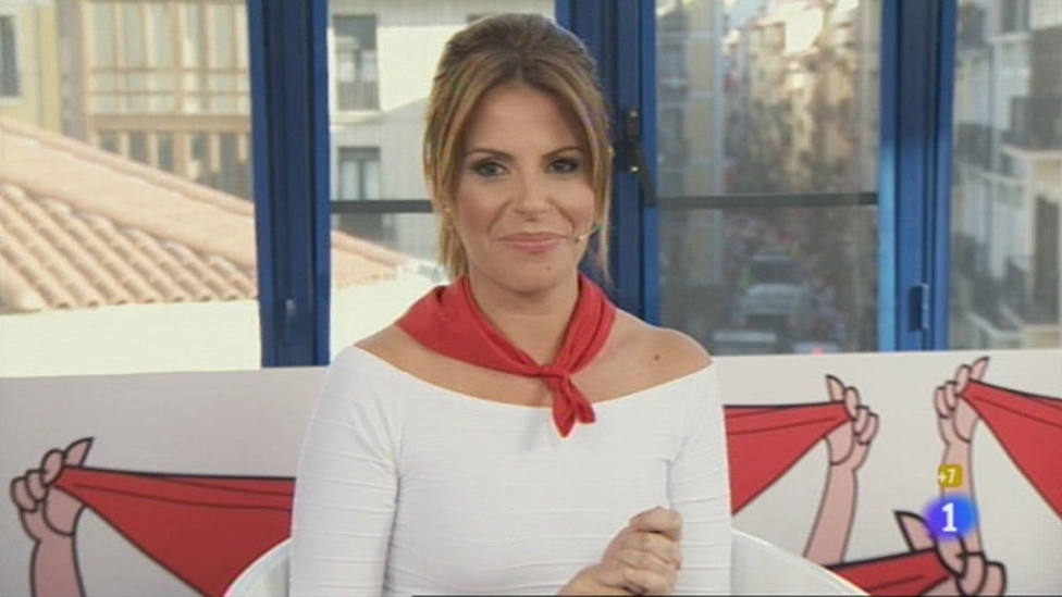 Pilar García Muñiz en una de las retransmisiones que hacía de San Fermín en TVE