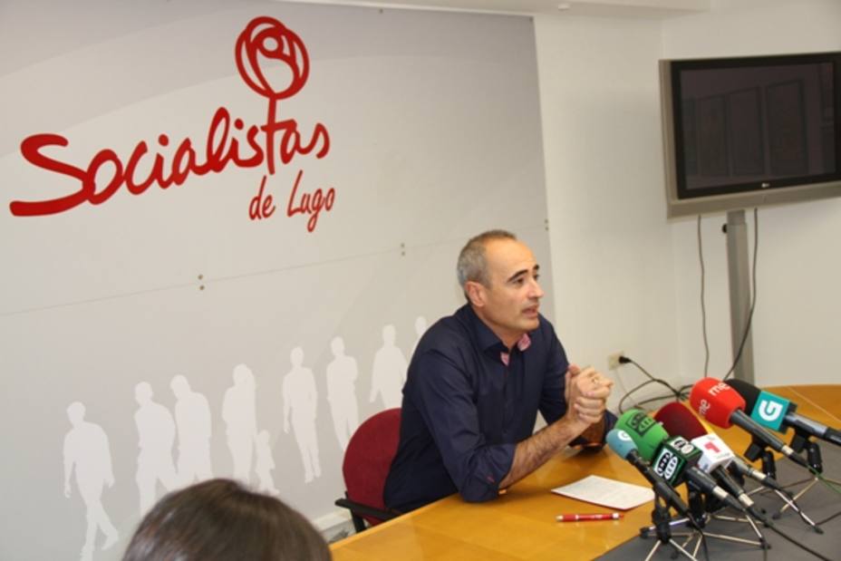 Juan Carlos González Santín en la rueda de prensa doinde anunció su renuncia