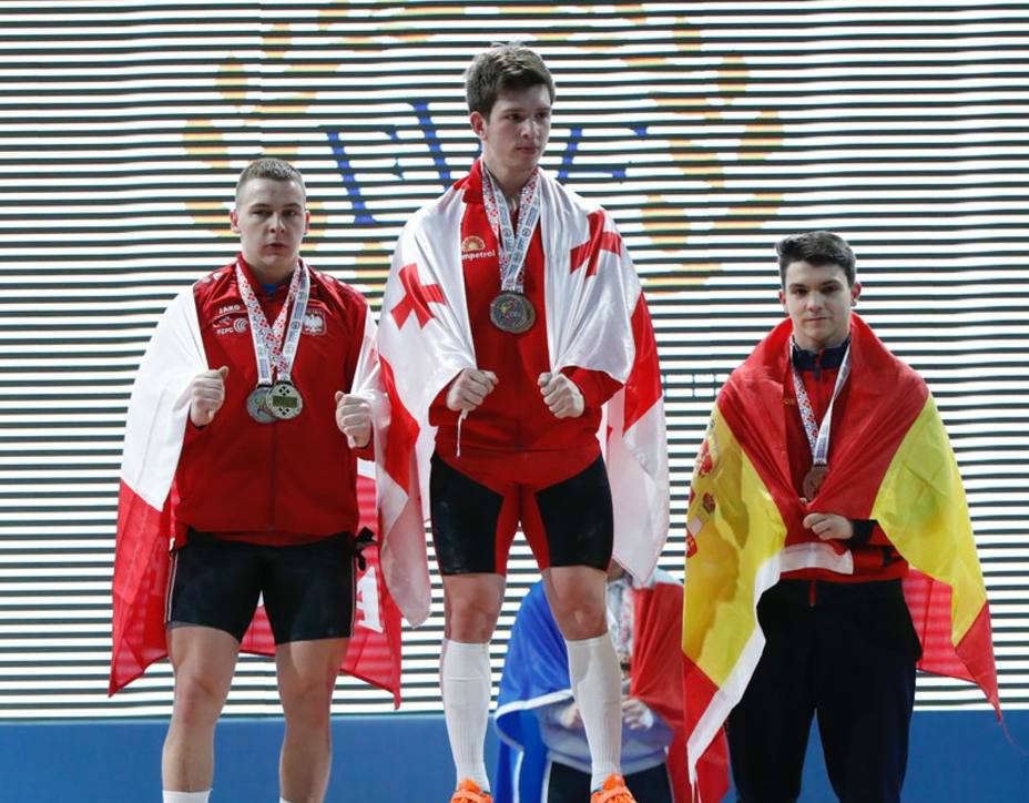 Alberto Fernández, bronce en arrancada en categoría -85 kilos