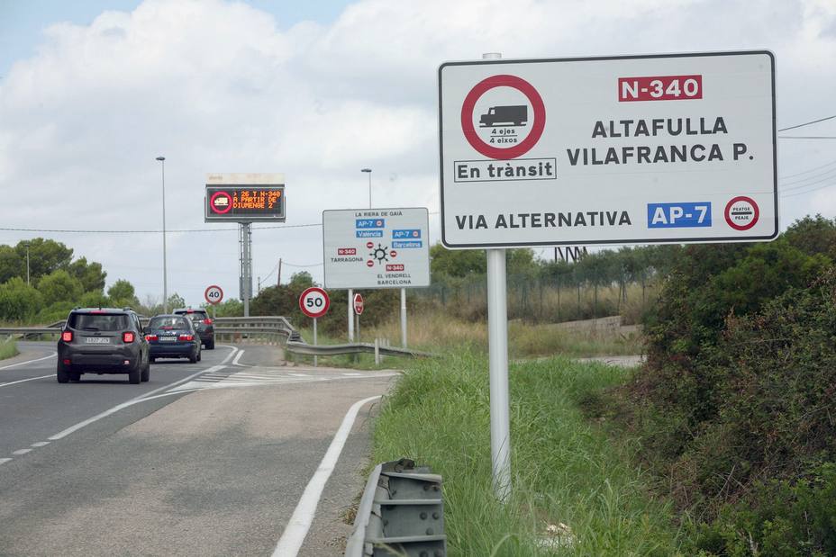 Los camiones ya no circulan desde hoy por la N-340 y la N-240 en Tarragona