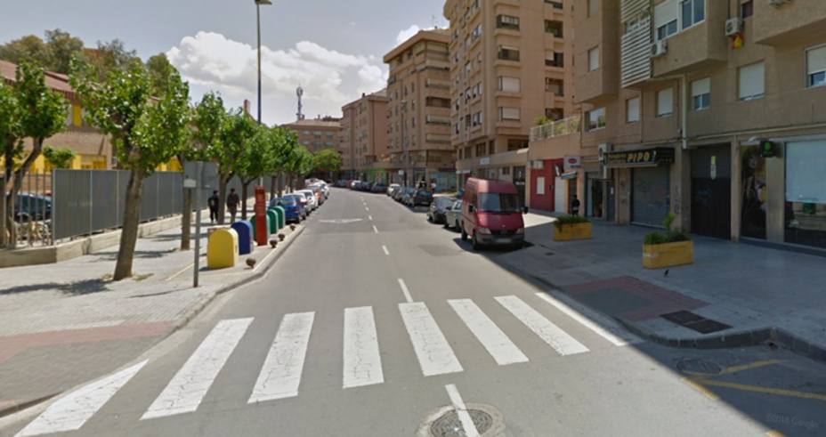 Una mujer y su hijo fallecen al caer desde un sexto piso en Murcia