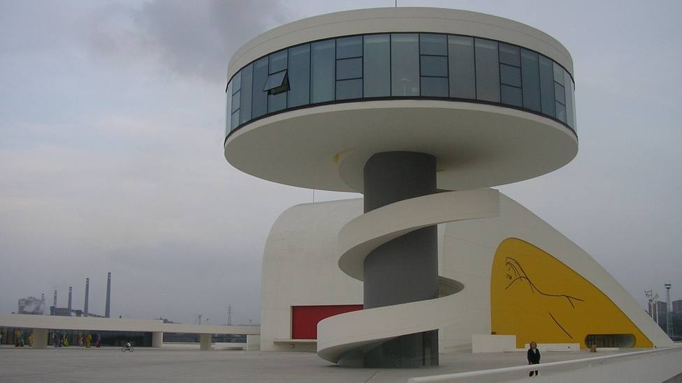 El Niemeyer amplía sus horarios en Semana Santa