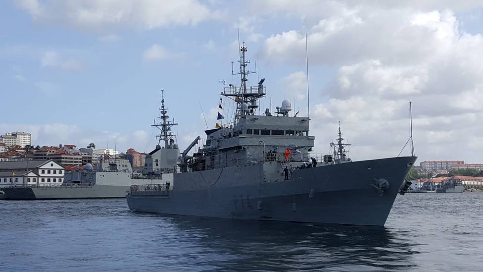 El patrullero Atalaya zarpando del Arsenal Militar de Ferrol - FOTO: Armada