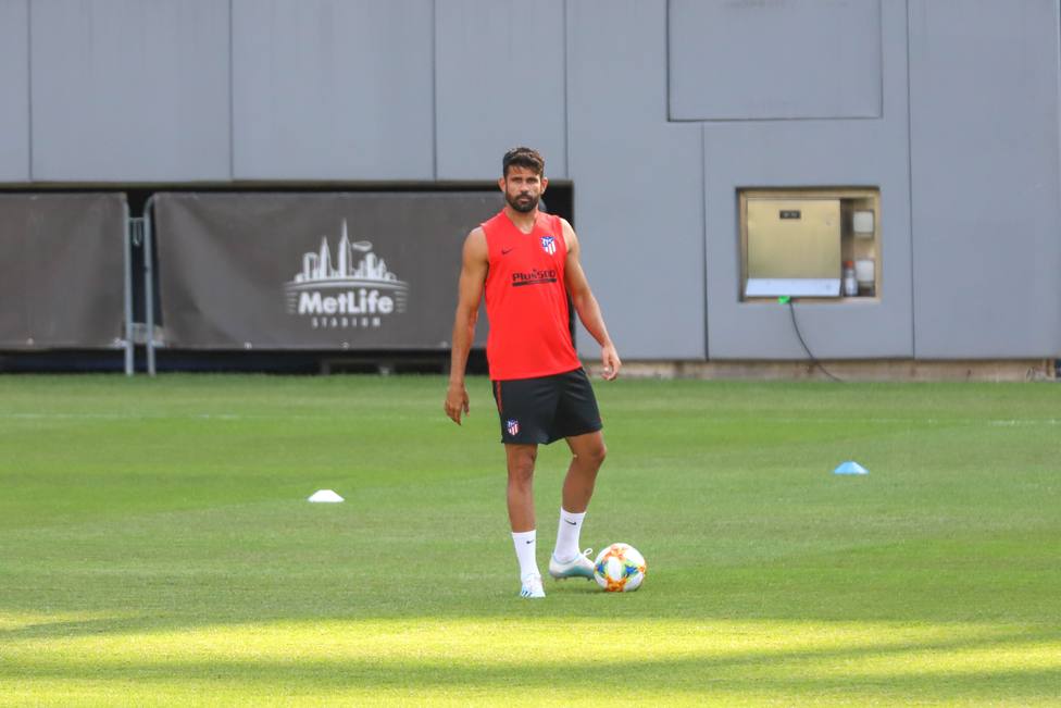 25 July 2019, US, East Rutherford: Atletico Madrids Diego Costa takes part in a training session at MetLife Stadium ahead of Saturdays 2019 International Champions Cup soccer match against Real Madrid. Photo: William Volcov/ZUMA Wire/dpa
