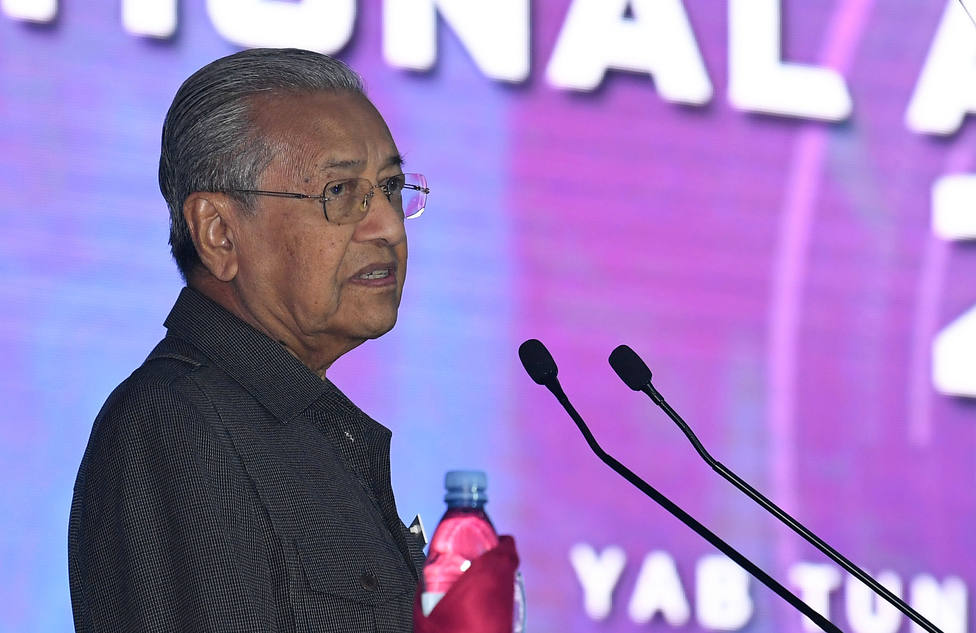 El primer ministro de Malasia presenta su dimisión y su partido abandona el Gobierno