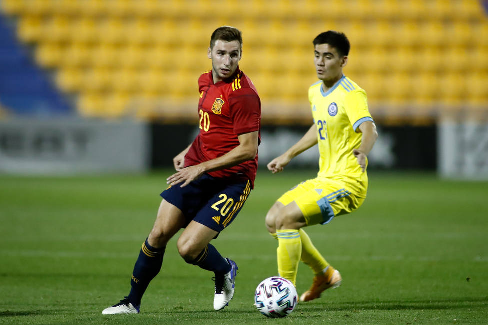 España sub-21 se clasifica para la Eurocopa por la puerta grande tras vencer (3-0) a Kazajistán