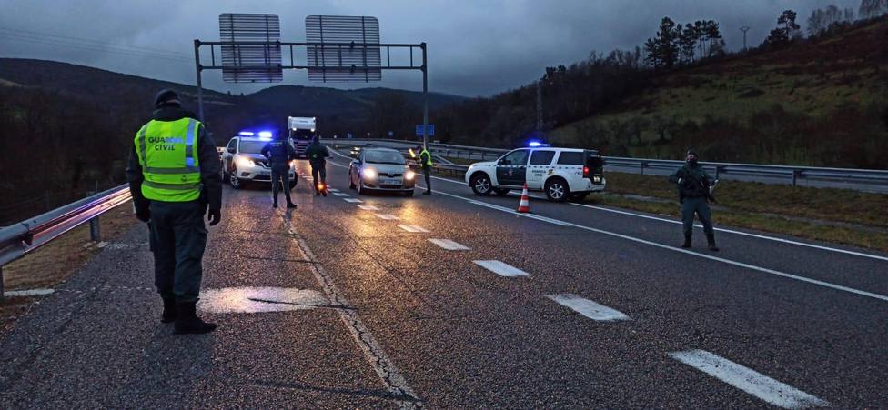 La Guardia Civil montó un control de carretera en la AG-64 a su paso por Vilalba