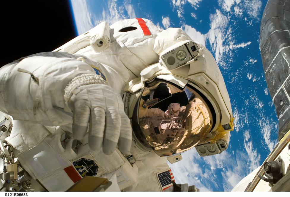 Microbios para limpiar la ropa interior de los astronautas en el espacio