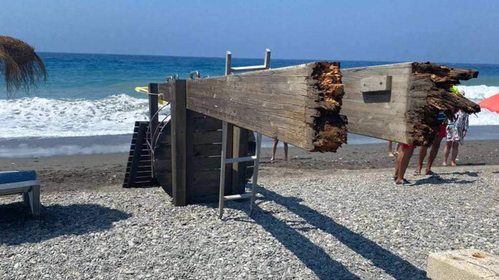 IU reclama al Ayuntamiento de Motril que mejore el mantenimiento de las instalaciones de la playa