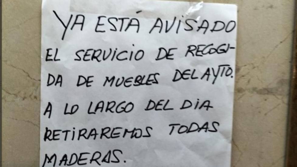 Un vecino de Zaragoza deja un mensaje en el portal y la respuesta del aludido no tarda en llegar: Así podría