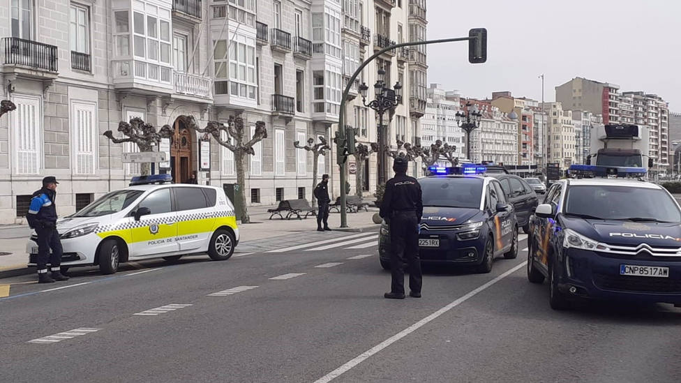 Persecución policial de película por el centro de Santander