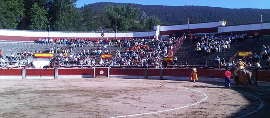 La plaza de toros de El Espinar abrirá sus puertas el día más taurino del año, el 15 de agosto. S.N. / COPE.ES