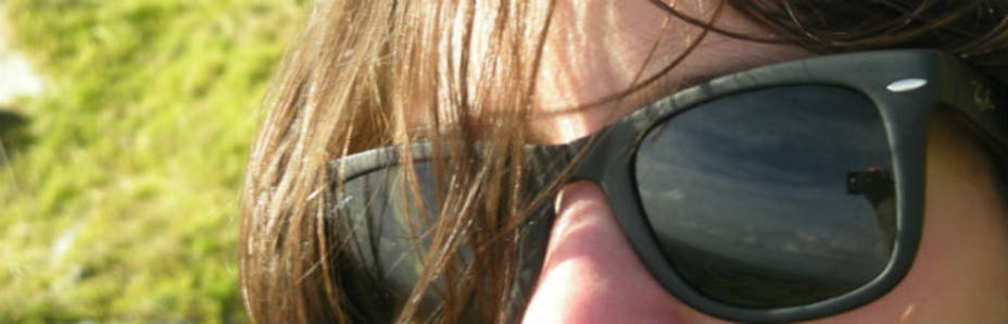 El doctor advierte sobre las gafas de sol que no están homologadas son perjudiciales para la vista.