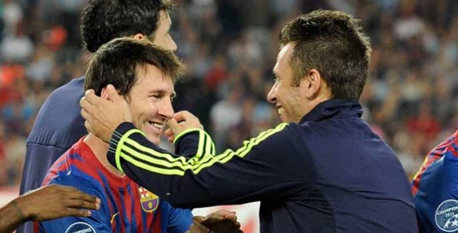 Cassano saluda a Leo Messi en un partido contra el Barça