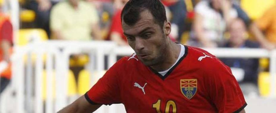 La Federación macedonia respalda a su futbolista Pandev