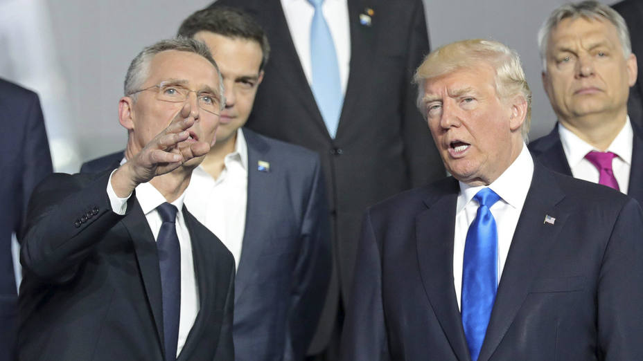 El secretario general de la OTAN, Jens Stoltenberg, y el presidente estadounidense, Donald J. Trump