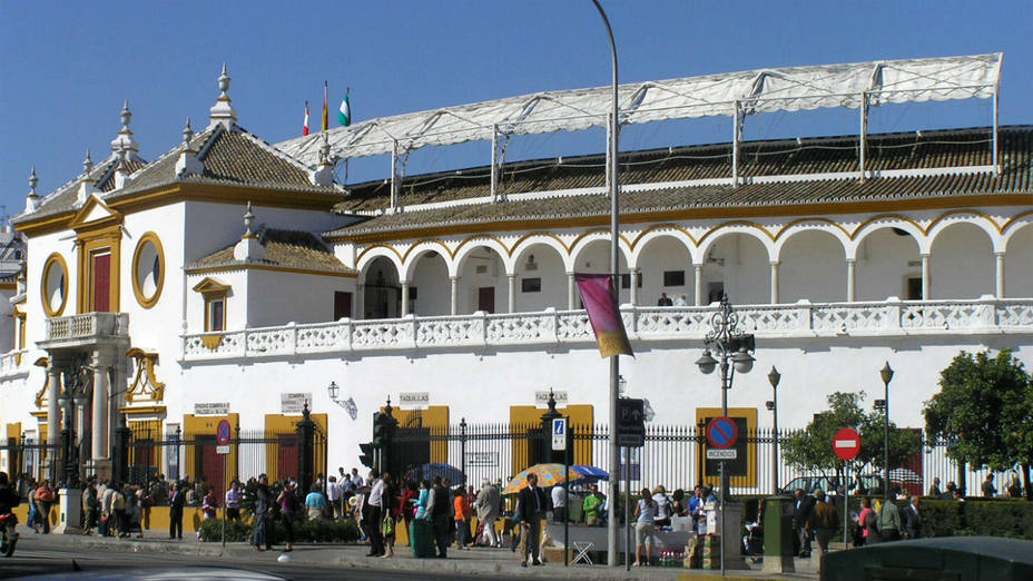 Exteriores de la plaza de toros de la Real Maestranza de Caballería de Sevilla