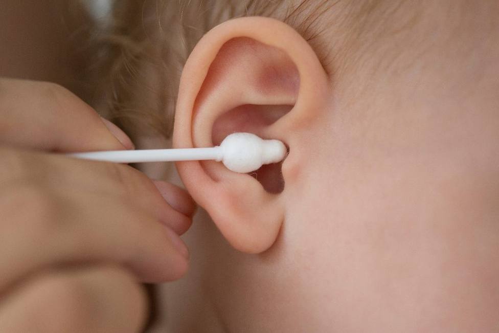 Cómo limpiarse los oídos sin utilizar bastoncillos