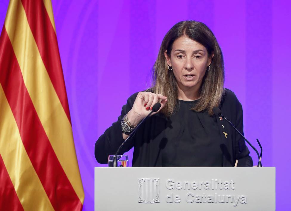 La portavoz del gobierno catalán se niega a responder preguntas en castellano