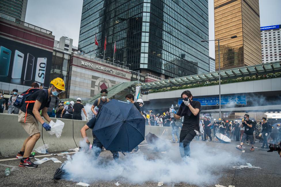 La Policía de Hong Kong descarta pedir ayuda al Ejército chino para controlar las protestas