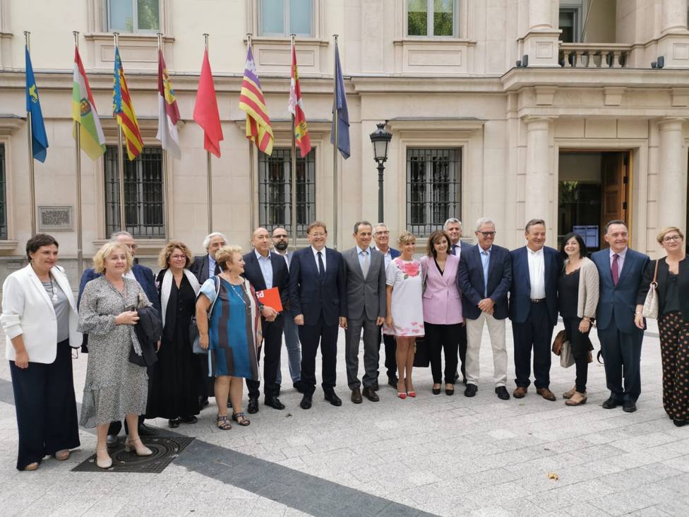 Puig y los parlamentarios valencianos se reúnen con Ábalos y Duque para coordinar la acción del PSPV