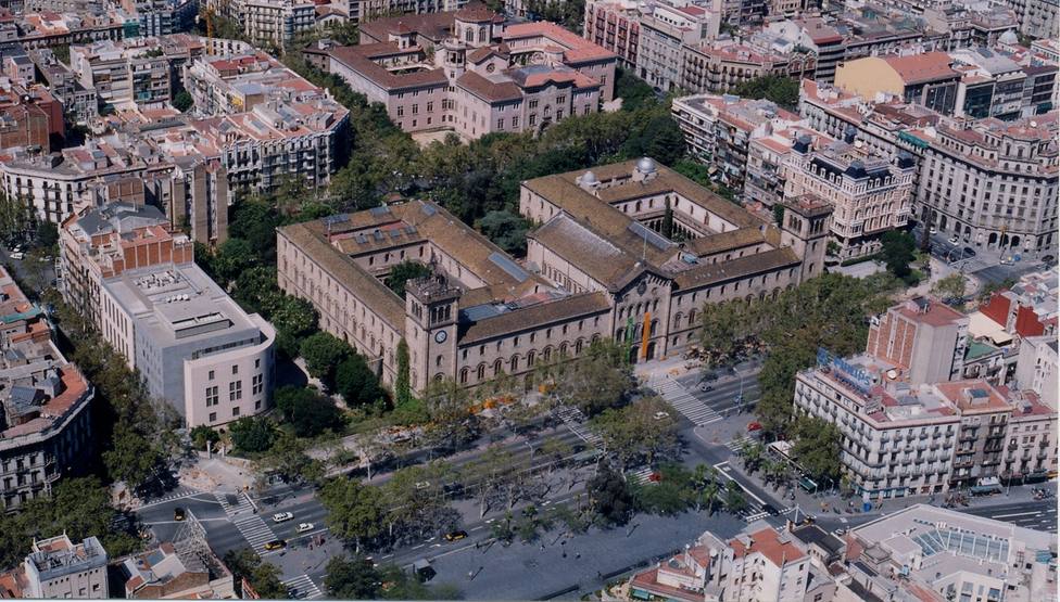 Universidad Barcelona pide al profesorado aplazar actividades académicas evaluables por las movilizaciones